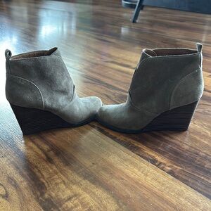 Women's Suede Wedge Ankle Boots - grey 
Lucky Brand